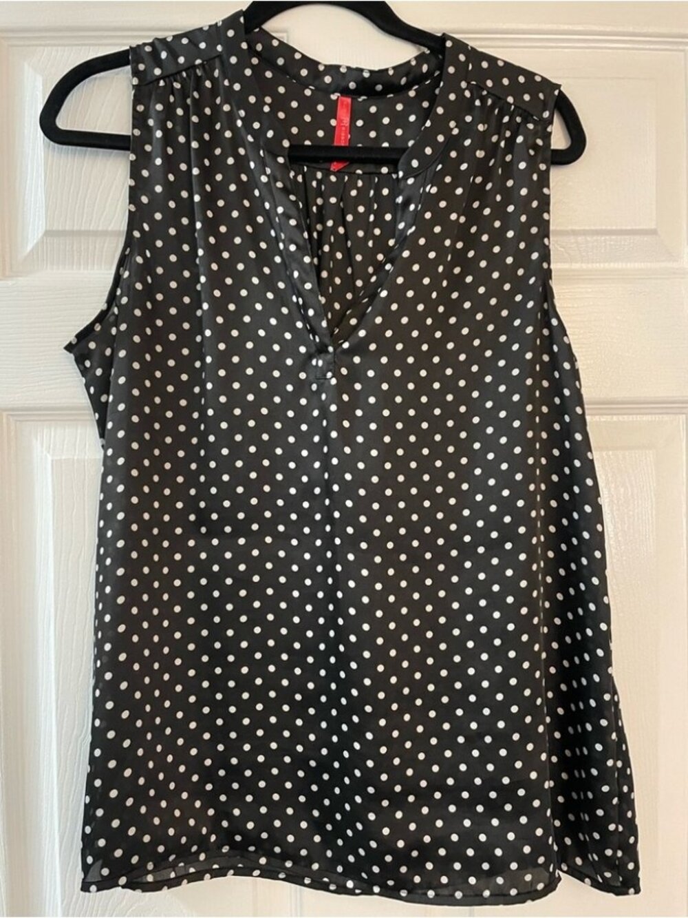 Women’s sleeveless top